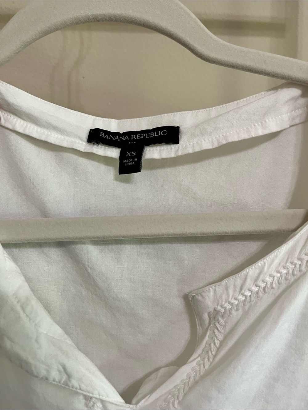 Banana Republic White Boho Embroidered V-Neck Top Sz XS - Picture 3 of 11